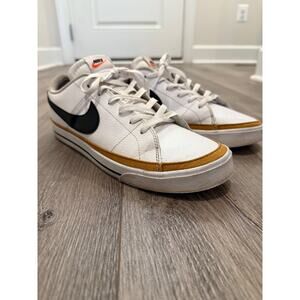 men’s nike tennis shoes size 11 vintage classic style